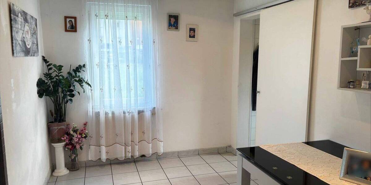 Mehrfamilienhaus, Wohnhaus Stuttgart Feuerbach - 8 Zimmer, 130 m&sup2;, 598.000&euro; | Angebot:26455133