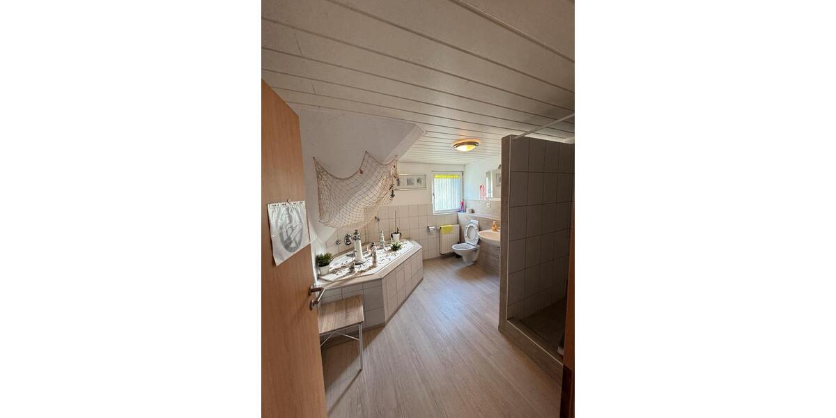 Etagenwohnung Stuttgart Stuttgart-Nord - 6 Zimmer, 12 m&sup2;, 600&euro; | Angebot:26040735