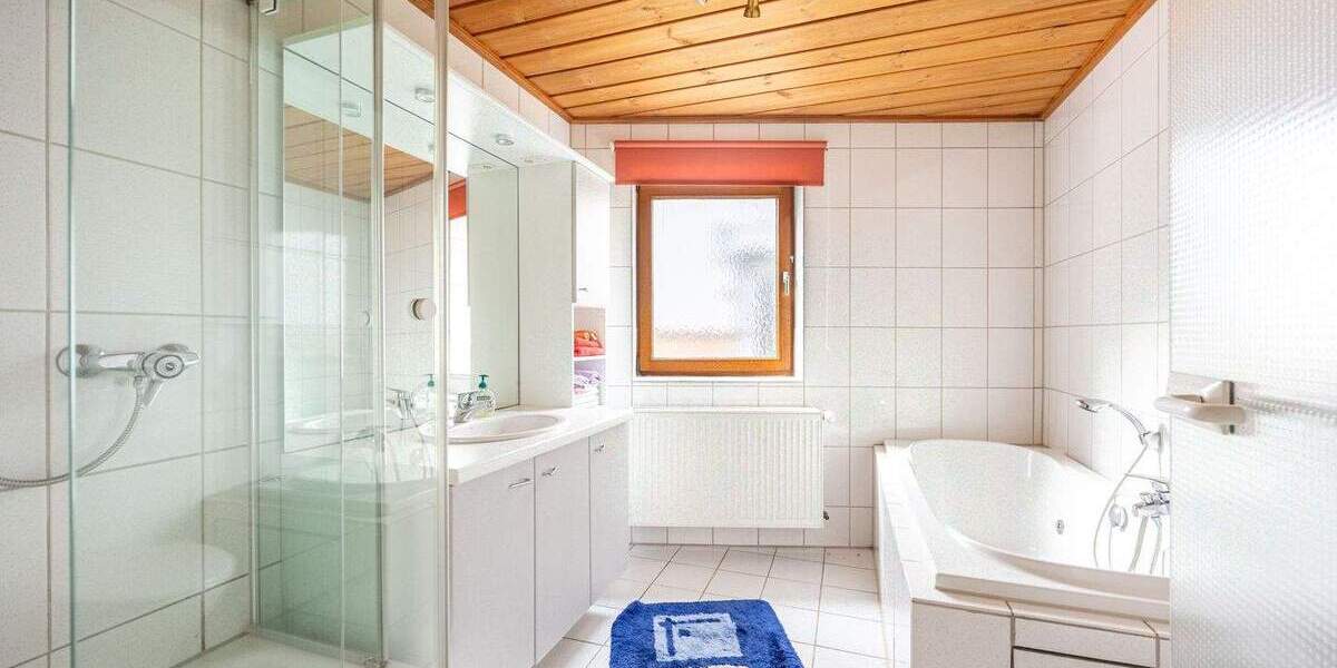 Mehrfamilienhaus, Wohnhaus Benningen am Neckar - 8 Zimmer, 208 m&sup2;, 498.000&euro; | Angebot:25698038