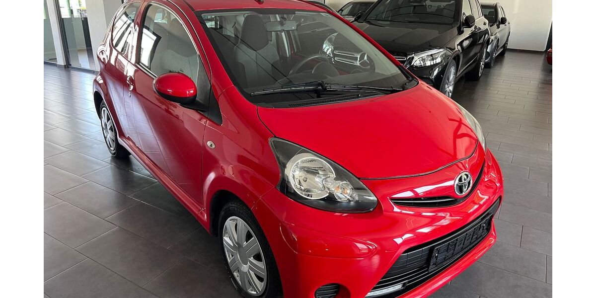 Toyota Aygo (X) 43.711 km 4.999 &euro; Bietigheim-Bissingen 74321