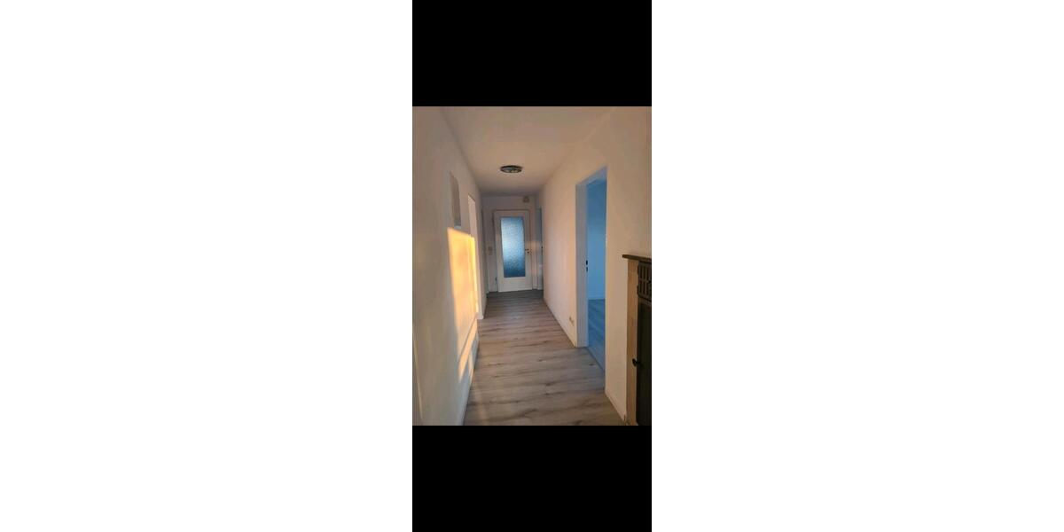 Dachgeschoßwohnung Asperg - 3 Zimmer, 75 m&sup2;, 1.100&euro; | Angebot:27544679