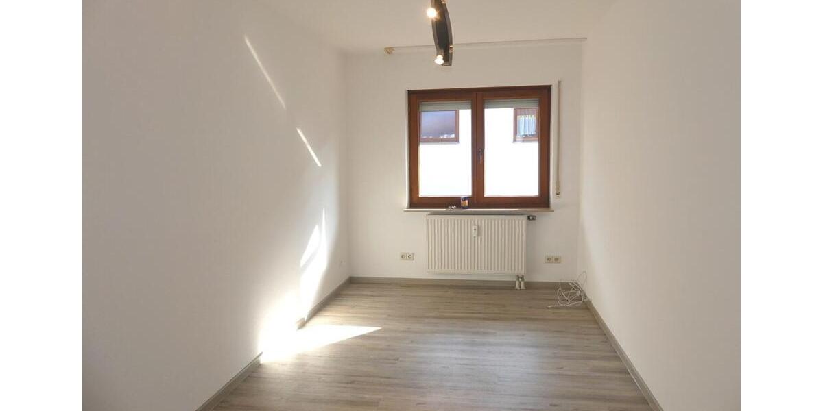 Etagenwohnung Steinheim an der Murr - 3 Zimmer, 76 m&sup2;, 850&euro; | Angebot:25570120