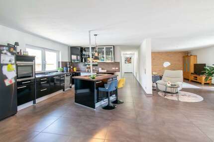 Haus Güglingen - 12 Zimmer, 439 m&sup2;, 1.280.000&euro; | Angebot:24344649