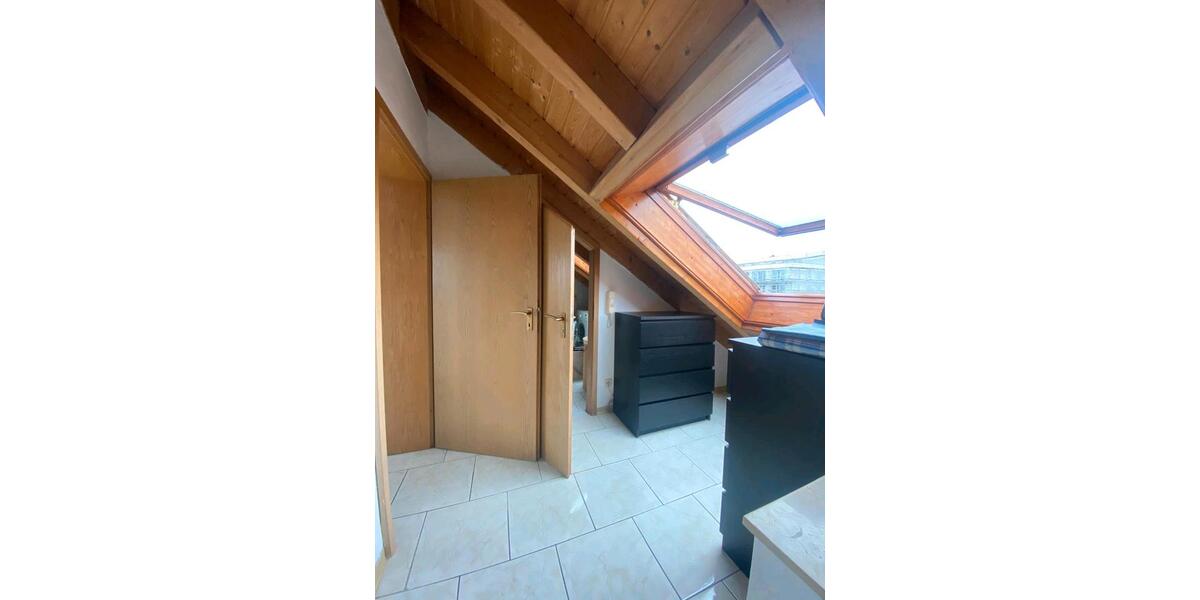 Dachgeschoßwohnung Schorndorf - 2 Zimmer, 48 m&sup2;, 850&euro; | Angebot:26223592
