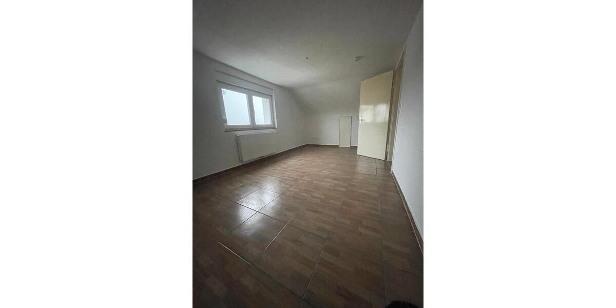 Dachgeschoßwohnung Backnang - 2.5 Zimmer, 60 m&sup2;, 700&euro; | Angebot:27580481