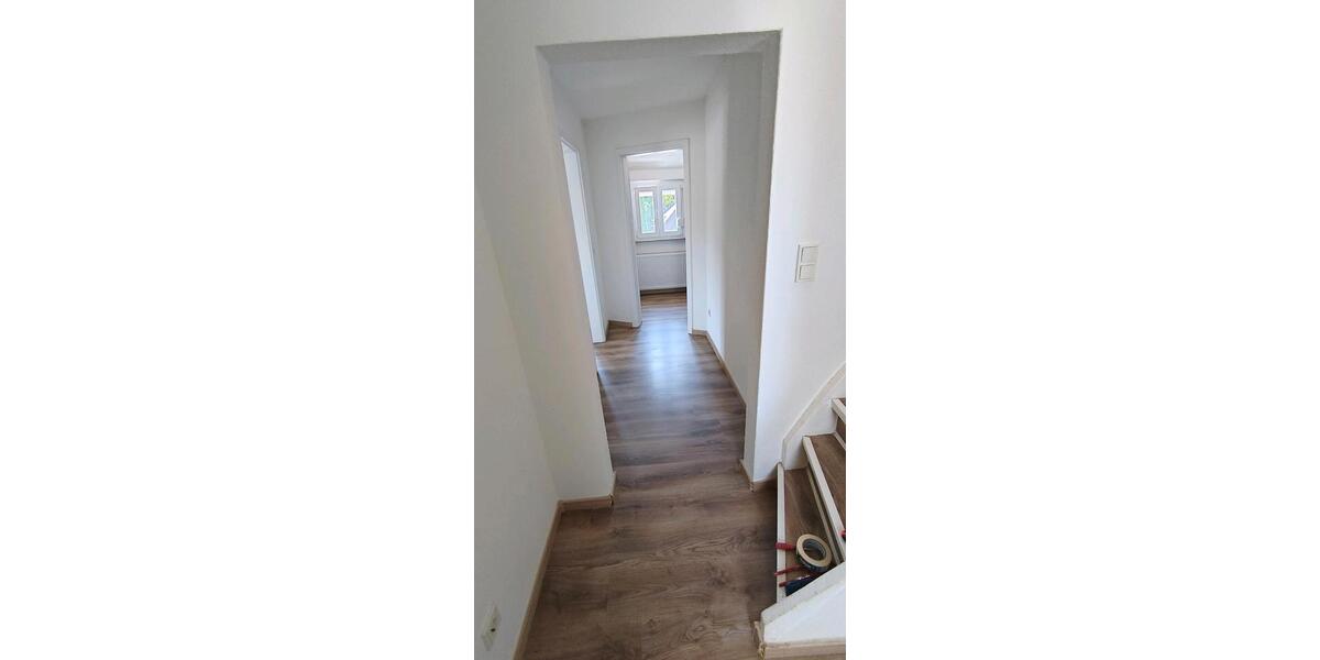 Dachgeschoßwohnung Winnenden - 2 Zimmer, 70 m&sup2;, 900&euro; | Angebot:27554305