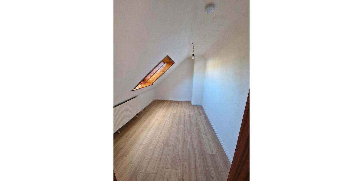 Maisonettenwohnung Fellbach - 4.5 Zimmer, 111 m&sup2;, 1.999&euro; | Angebot:25839376