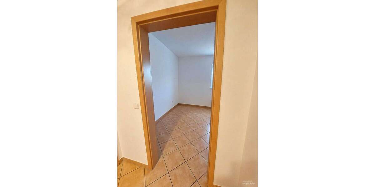 Großzügige 4-Zimmer-Wohnung mit Balkon & Loggia in Esslingen - 4- Esslingen am Neckar Oberesslingen | Angebot:27496970