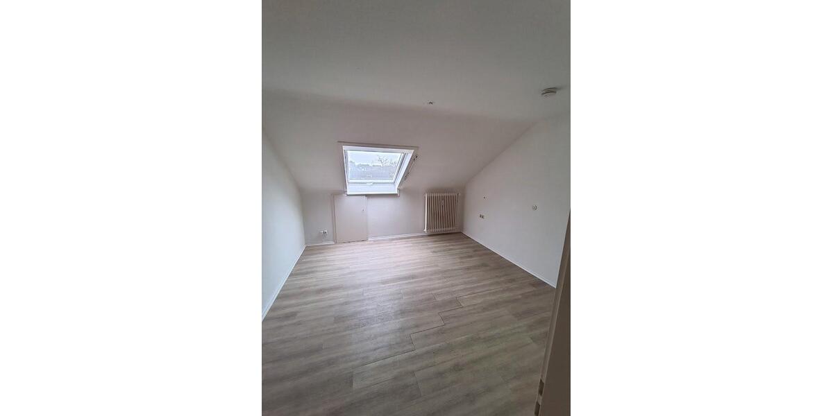 Dachgeschoßwohnung Heilbronn Böckingen - 3 Zimmer, 77 m&sup2;, 945&euro; | Angebot:27599857