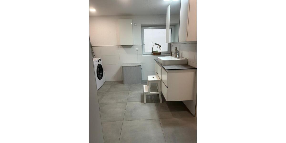 Etagenwohnung Brackenheim - 6 Zimmer, 140 m&sup2;, 1.450&euro; | Angebot:27564674
