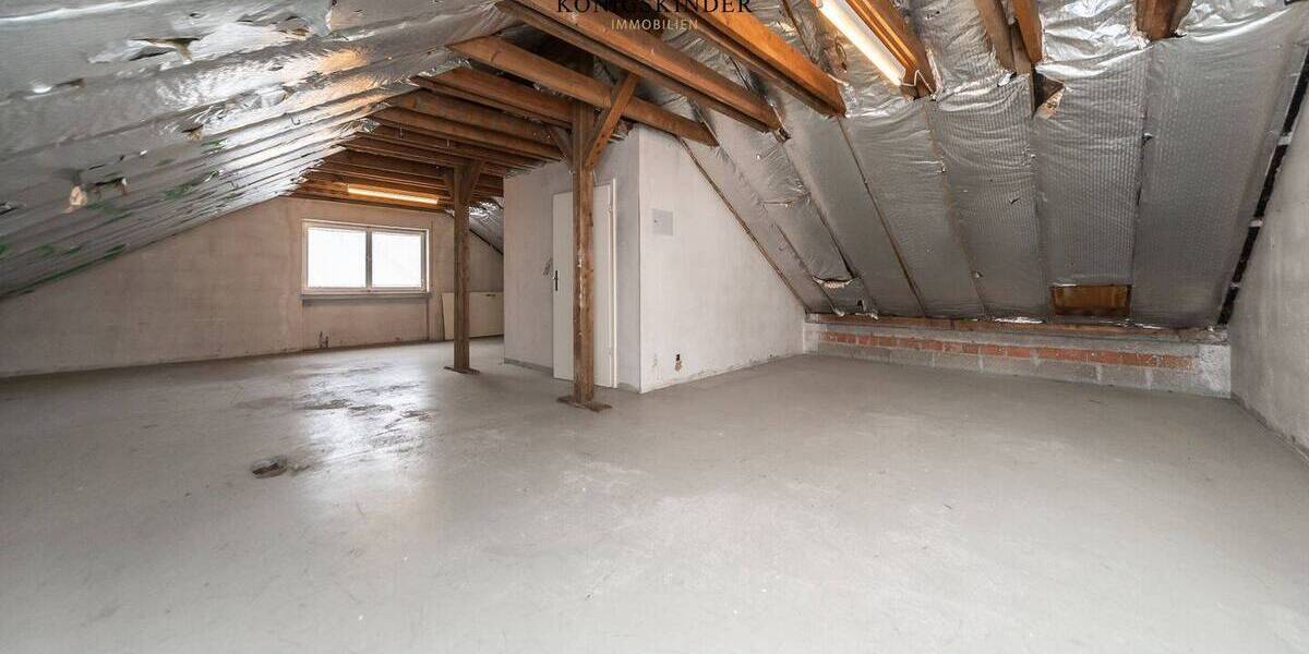 Mehrfamilienhaus, Wohnhaus Stuttgart Vaihingen Dürrlewang - 6 Zimmer, 149 m&sup2;, 650.000&euro; | Angebot:25680007