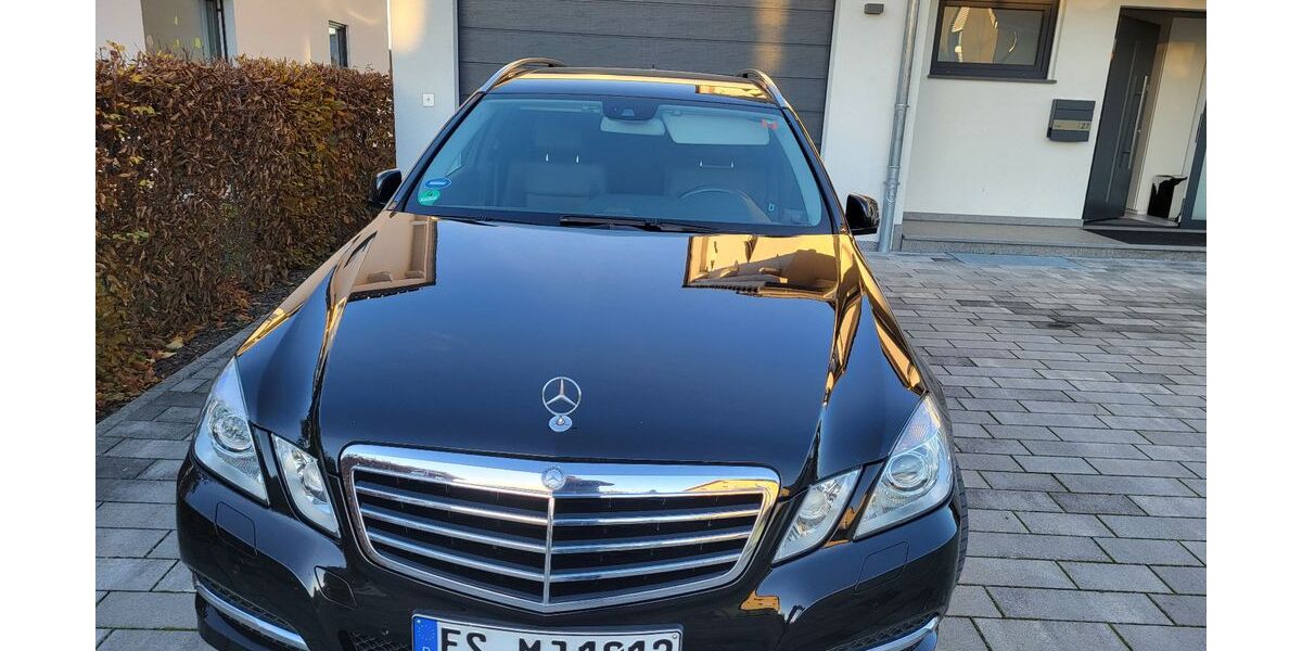 Mercedes-Benz E 220 153.000 km 12.800 &euro; Wolfschlugen 72649