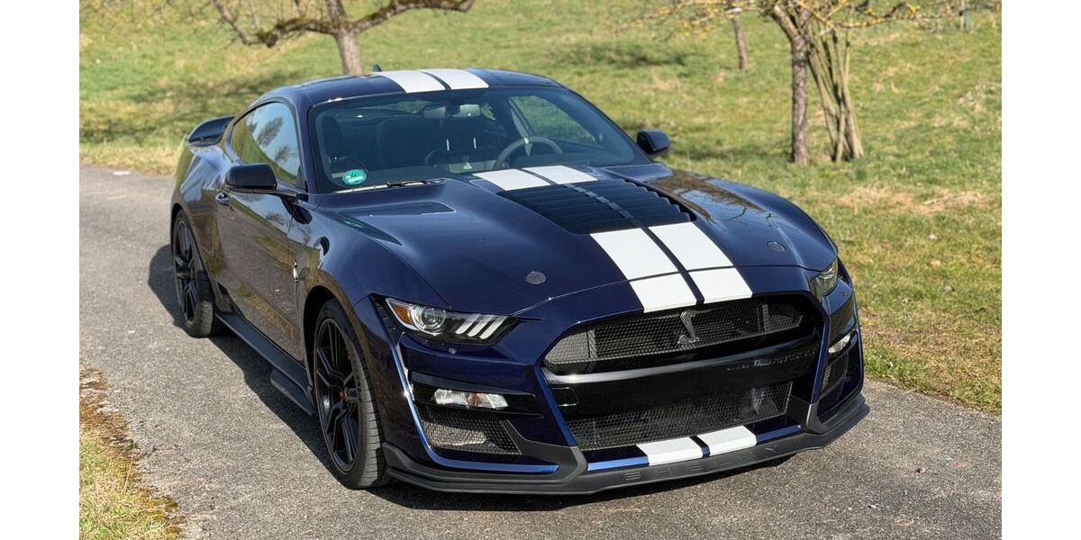 Ford Mustang 23.000 km 117.400 &euro; Leutenbach 71397