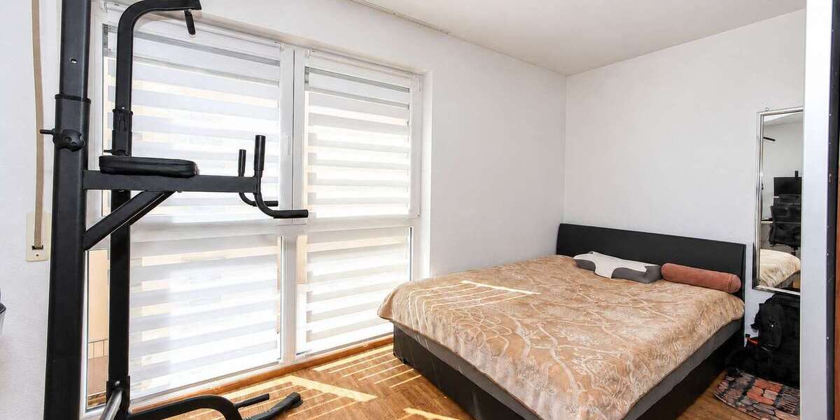Großzügige 4,5 Zimmer-Wohnung mit großer überdachter Loggia, Aufzug und Tiefgarage in Plochingen - Etagenwohnung Plochingen | Angebot:27532372