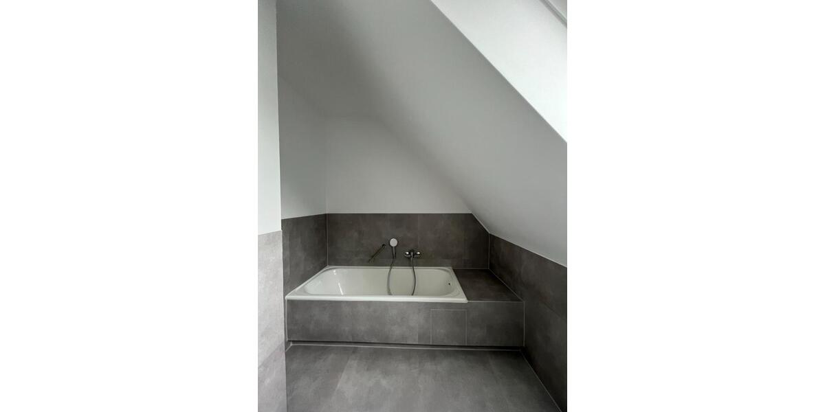Dachgeschoßwohnung Stuttgart Mühlhausen - 1 Zimmer, 24 m&sup2;, 135.000&euro; | Angebot:27166095