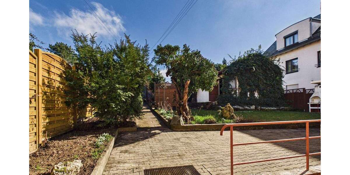 Mehrfamilienhaus, Wohnhaus Ludwigsburg Neckarweihingen - 6 Zimmer, 180 m&sup2;, 698.000&euro; | Angebot:25772242