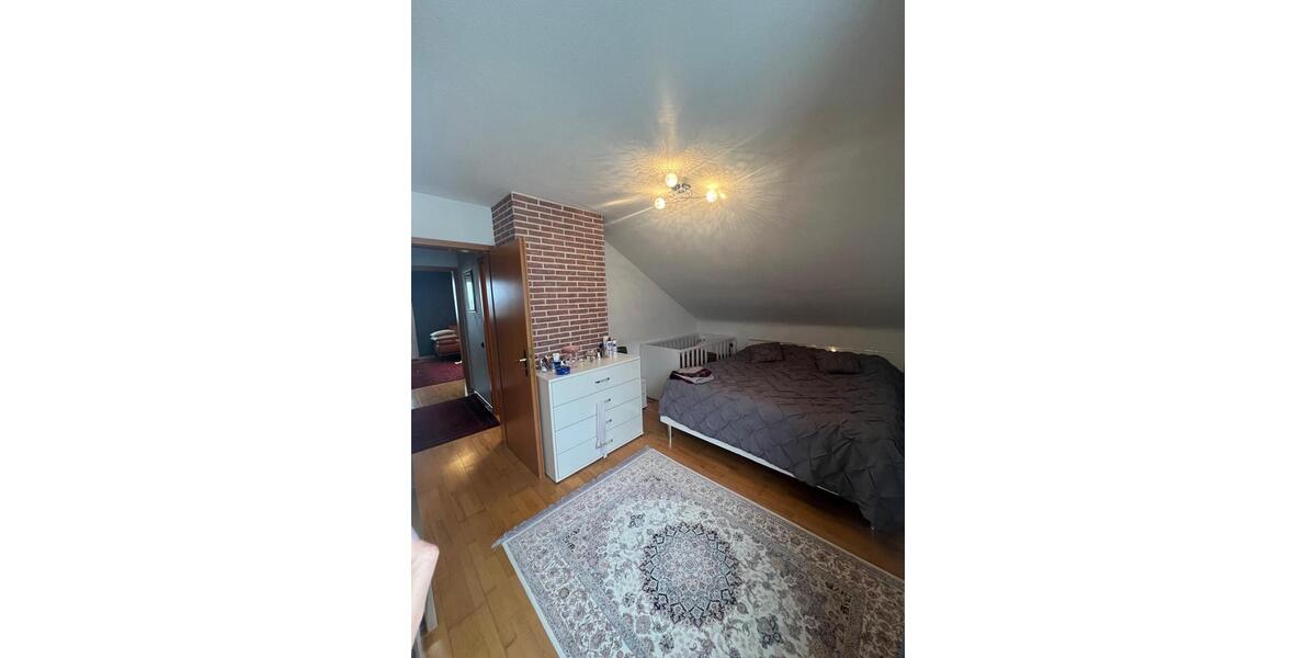 Dachgeschoßwohnung Möglingen - 3 Zimmer, 74 m&sup2;, 1.000&euro; | Angebot:25219379