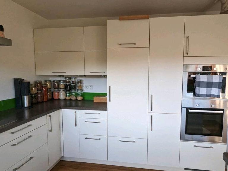 Etagenwohnung Leonberg - 3 Zimmer, 129 m&sup2;, 1.200&euro; | Angebot:25409166