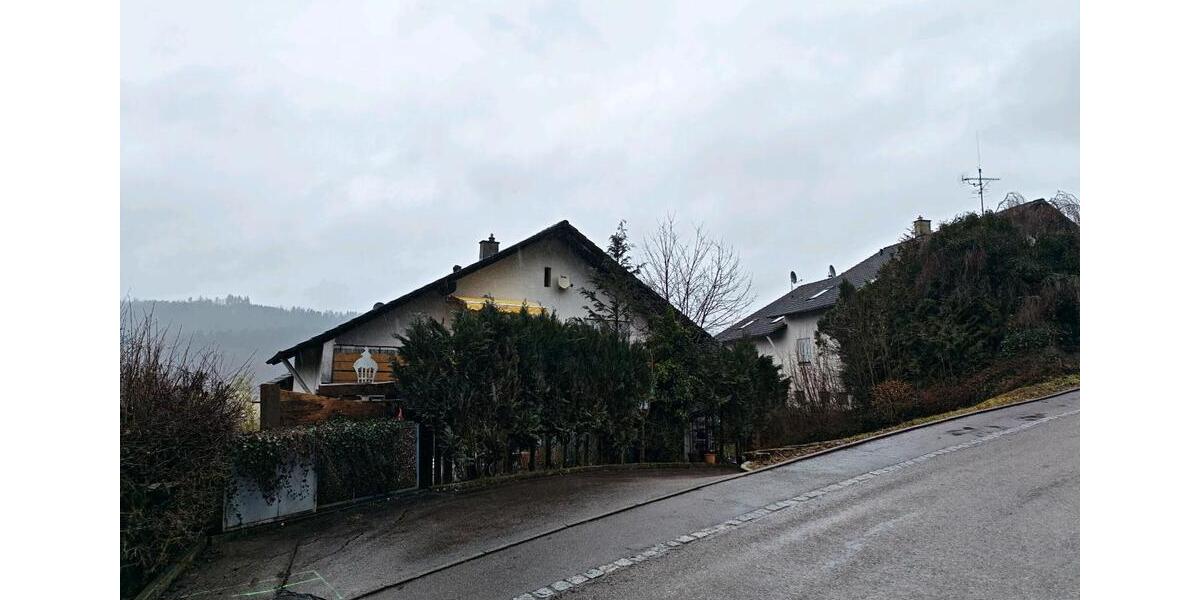Dachgeschoßwohnung Murrhardt - 2.5 Zimmer, 74 m&sup2;, 250.000&euro; | Angebot:27550896