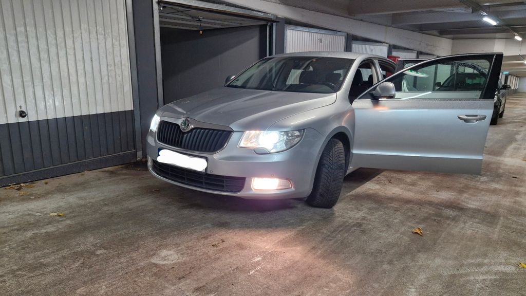 Skoda Superb 221.000 km 4.700 &euro; Stuttgart 70376