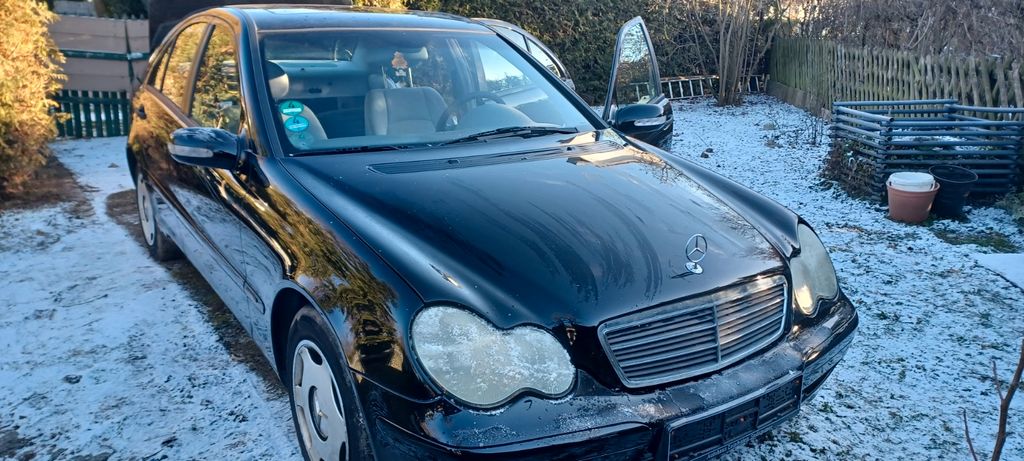 Mercedes-Benz 200 227.217 km 1.700 &euro; Kornwestheim 70806