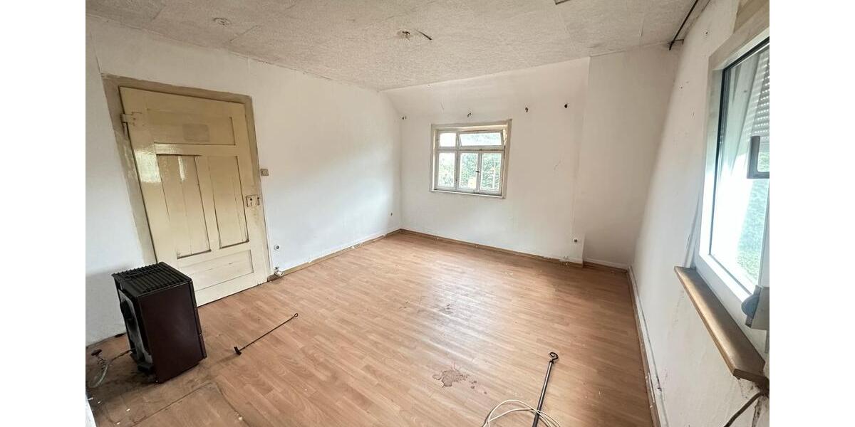 Mehrfamilienhaus, Wohnhaus Backnang - 9 Zimmer, 150 m&sup2;, 180.000&euro; | Angebot:25126406