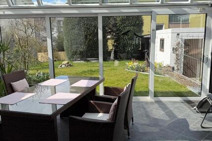 Haus Sindelfingen Sindelfingen (Stadt) - 6 Zimmer, 240 m&sup2;, 2.650&euro; | Angebot:25975647