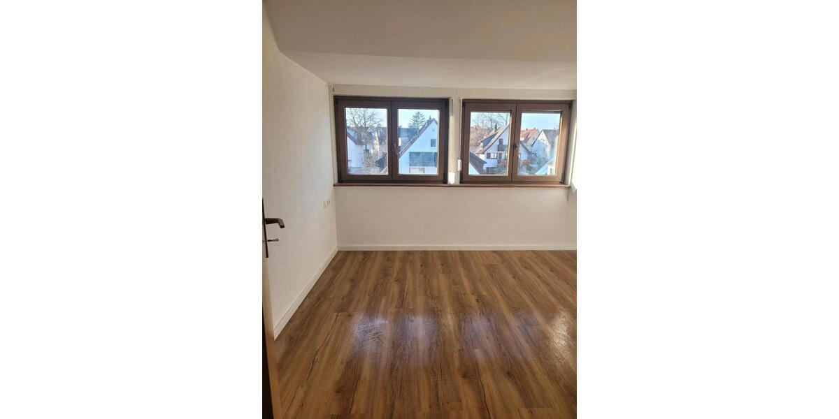 Dachgeschoßwohnung Heilbronn - 4 Zimmer, 63 m&sup2;, 1.100&euro; | Angebot:25286368
