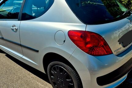 Peugeot 207 157.400 km 1.650 &euro; Filderstadt 70794