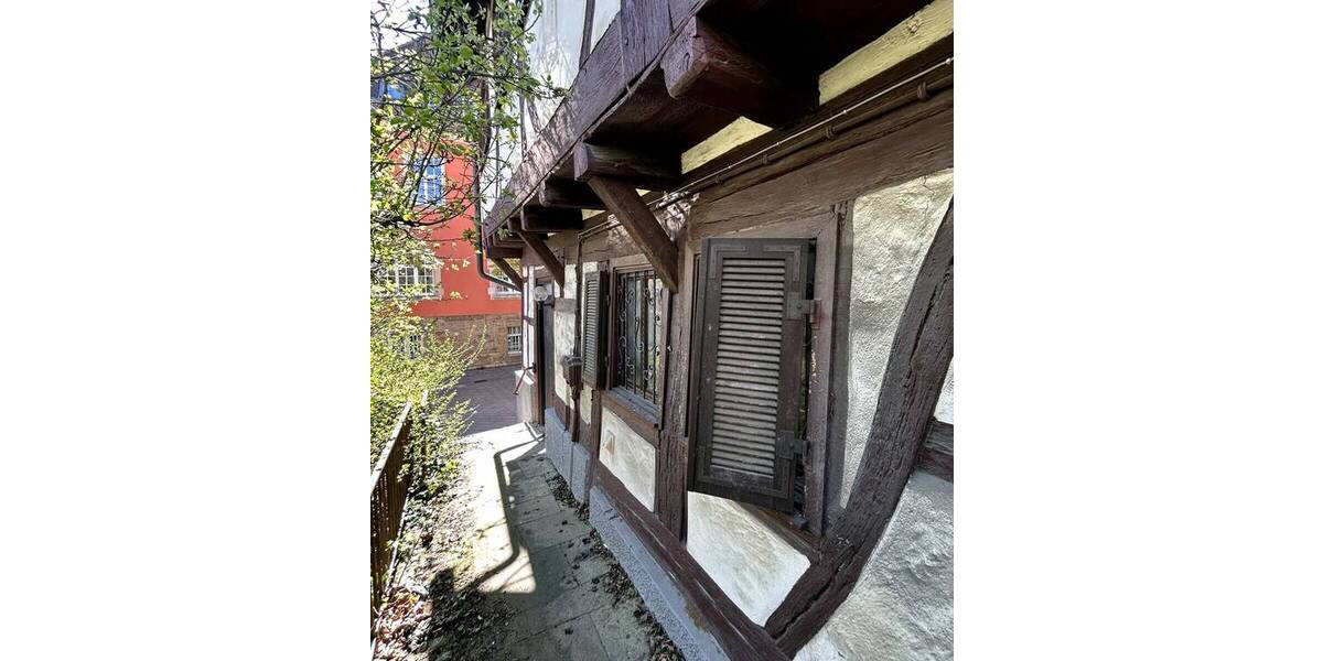 Mehrfamilienhaus, Wohnhaus Stuttgart / Vaihingen Vaihingen - 9 Zimmer, 362 m&sup2;, 490.000&euro; | Angebot:26419022
