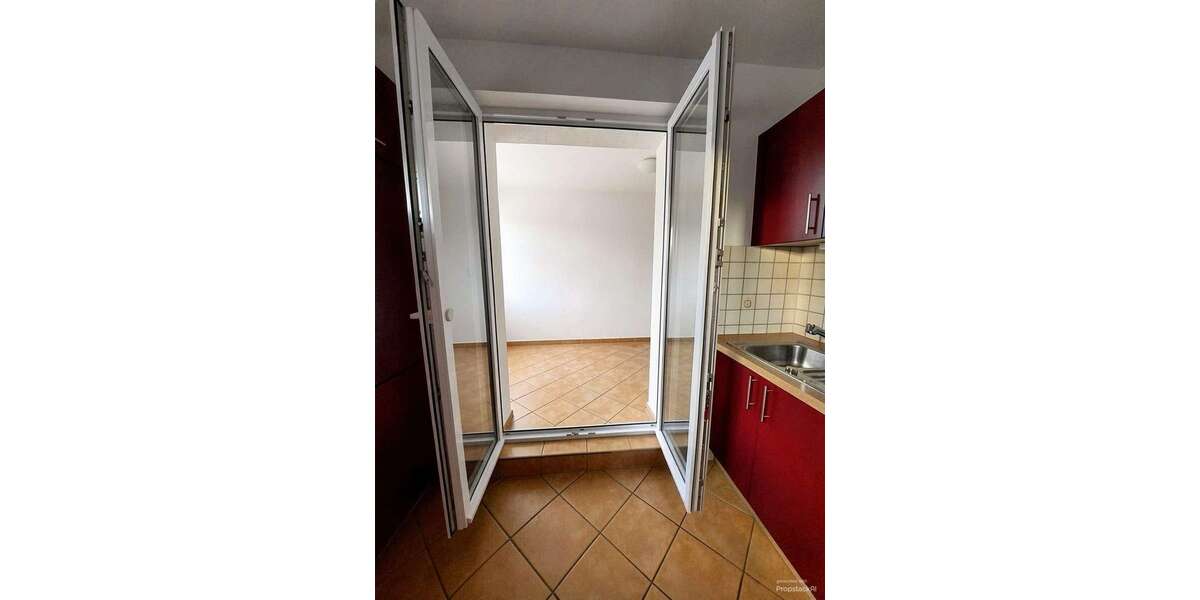 Großzügige 4-Zimmer-Wohnung mit Balkon & Loggia in Esslingen - 4- Esslingen am Neckar Oberesslingen | Angebot:27496970