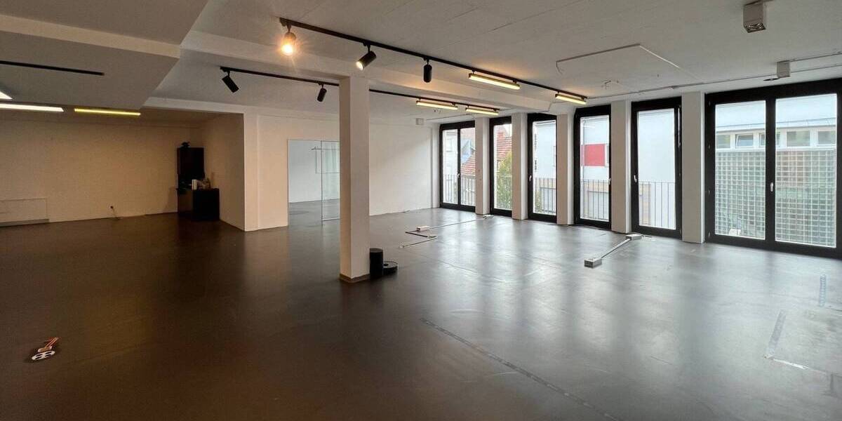 Gewerbeobjekt Böblingen - 2.390&euro; | Angebot:25780766