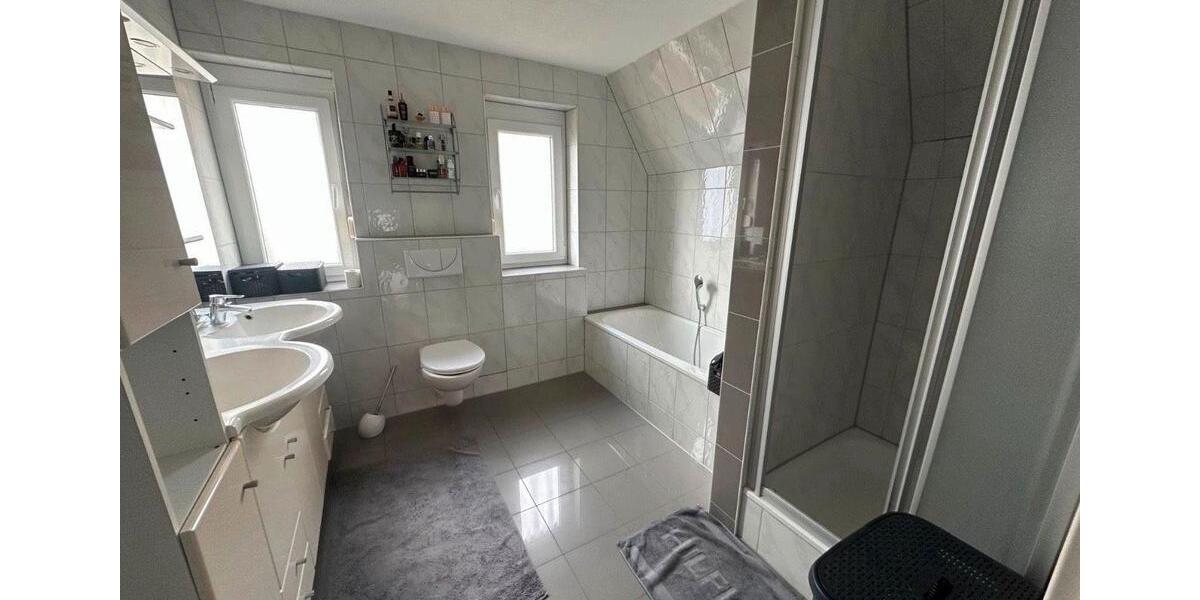 Einfamilienhaus Heilbronn Böckingen - 8 Zimmer, 168 m&sup2;, 520.000&euro; | Angebot:25855541