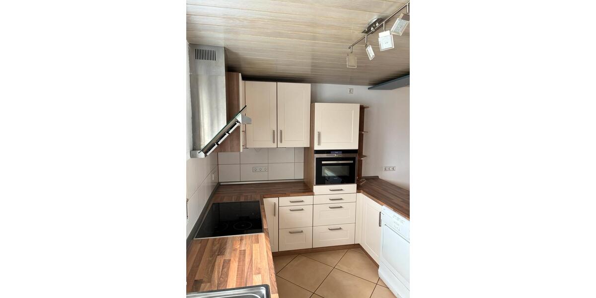 Dachgeschoßwohnung Ditzingen - 3.5 Zimmer, 89 m&sup2;, 285.000&euro; | Angebot:27550906
