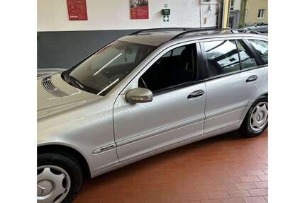Mercedes-Benz 220 182.049 km 2.999 &euro; Stuttgart 70376