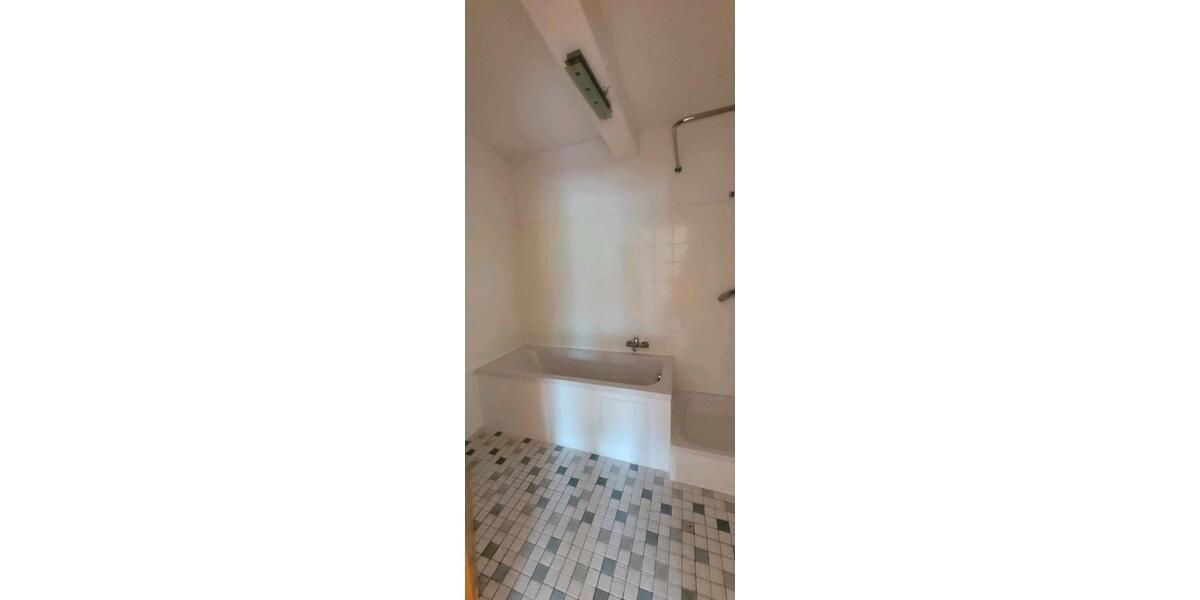 Dachgeschoßwohnung Leonberg - 3 Zimmer, 70 m&sup2;, 800&euro; | Angebot:25892366