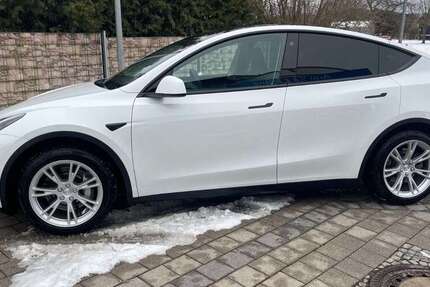 Tesla Model Y 28.800 km 33.900 &euro; Wüstenrot 71543
