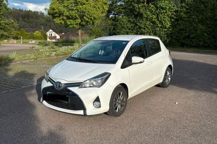 Toyota Yaris 89.500 km 10.400 &euro; Mönsheim 71297