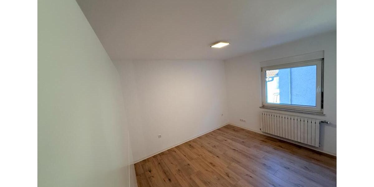 Etagenwohnung Ludwigsburg Hoheneck - 3 Zimmer, 75 m&sup2;, 600&euro; | Angebot:25342638