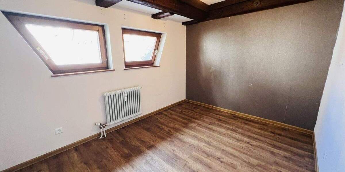 Etagenwohnung Leonberg Eltingen - 3 Zimmer, 87 m&sup2;, 249.000&euro; | Angebot:25749258