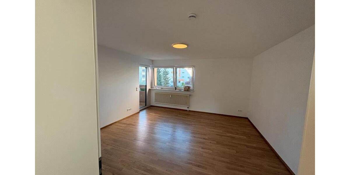 Etagenwohnung Stuttgart Botnang - 3.5 Zimmer, 82 m&sup2;, 1.700&euro; | Angebot:26395496