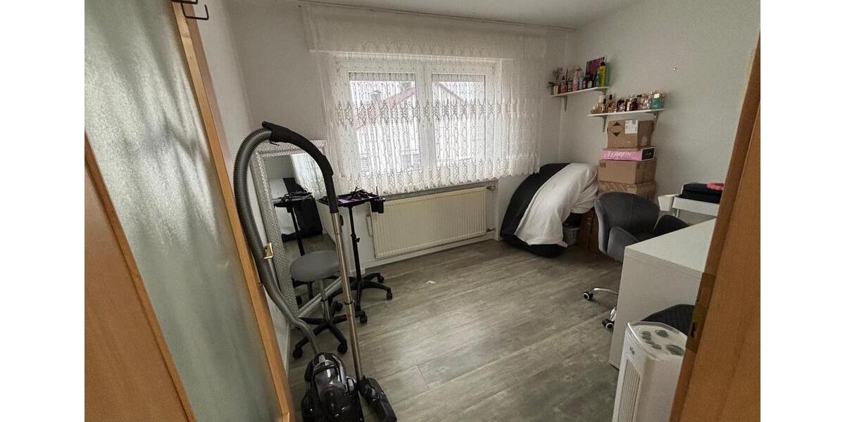 Mehrfamilienhaus, Wohnhaus Großbottwar - 7.5 Zimmer, 197 m&sup2;, 629.000&euro; | Angebot:24393256