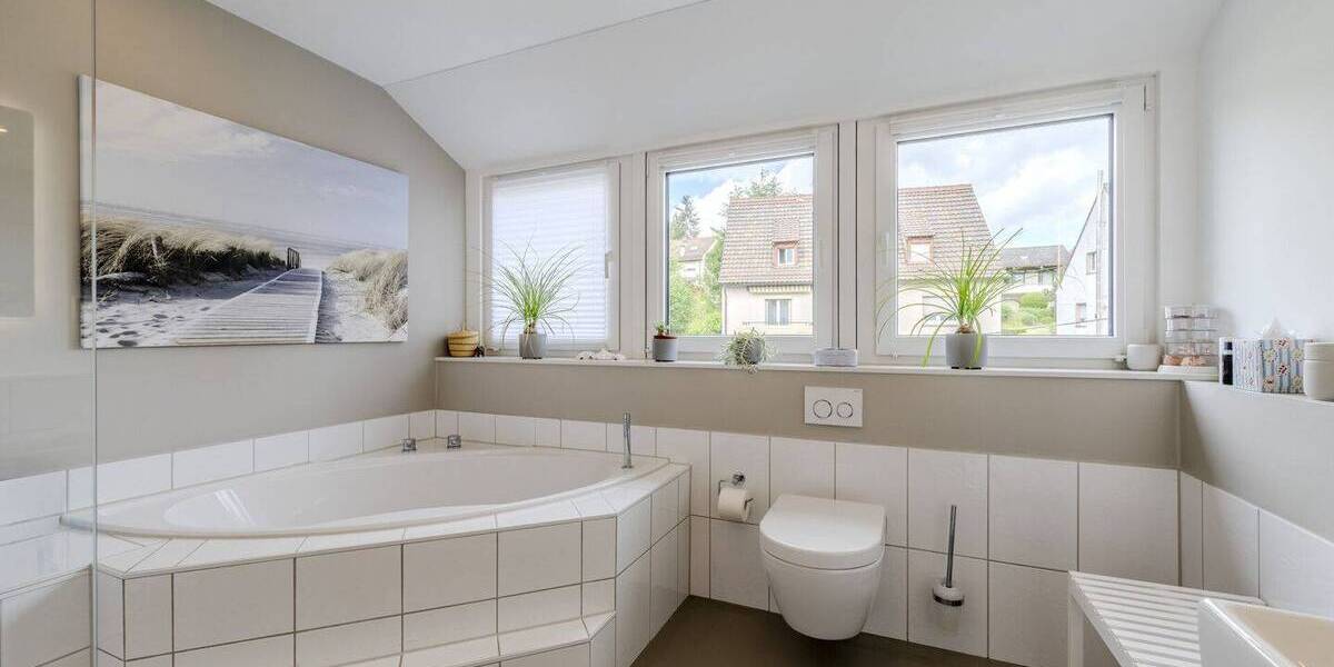 Mehrfamilienhaus, Wohnhaus Stuttgart / Botnang Botnang - 8 Zimmer, 243 m&sup2;, 1.590.000&euro; | Angebot:26930186