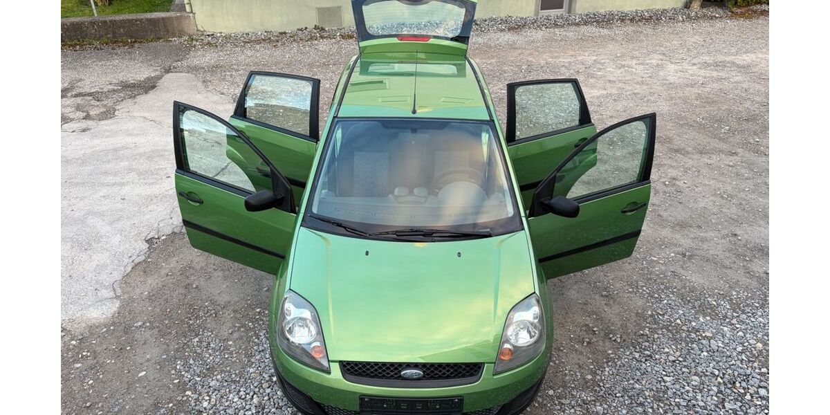 Ford Fiesta 122.610 km 2.690 &euro; Böblingen 71032