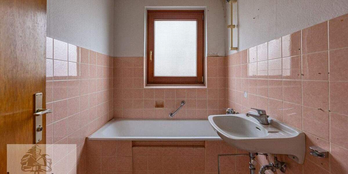 Mehrfamilienhaus, Wohnhaus Leingarten Großgartach - 8 Zimmer, 239 m&sup2;, 660.000&euro; | Angebot:25836707