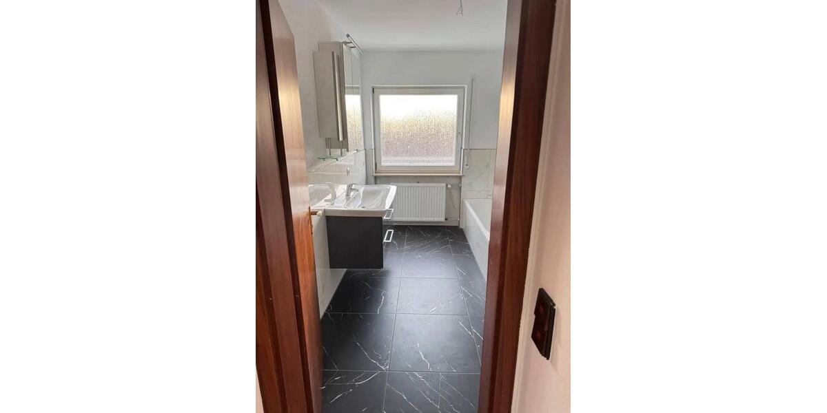 Dachgeschoßwohnung Schorndorf - 3.5 Zimmer, 100 m&sup2;, 1.100&euro; | Angebot:27568184