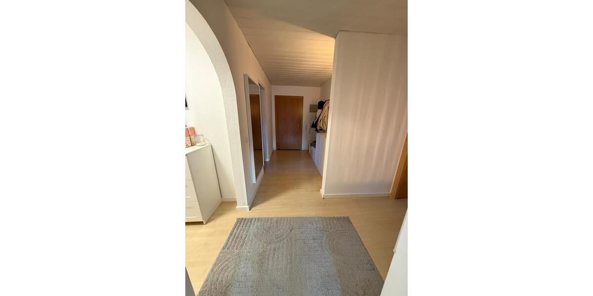 Dachgeschoßwohnung Weissach - 3.5 Zimmer, 81 m&sup2;, 930&euro; | Angebot:27548227