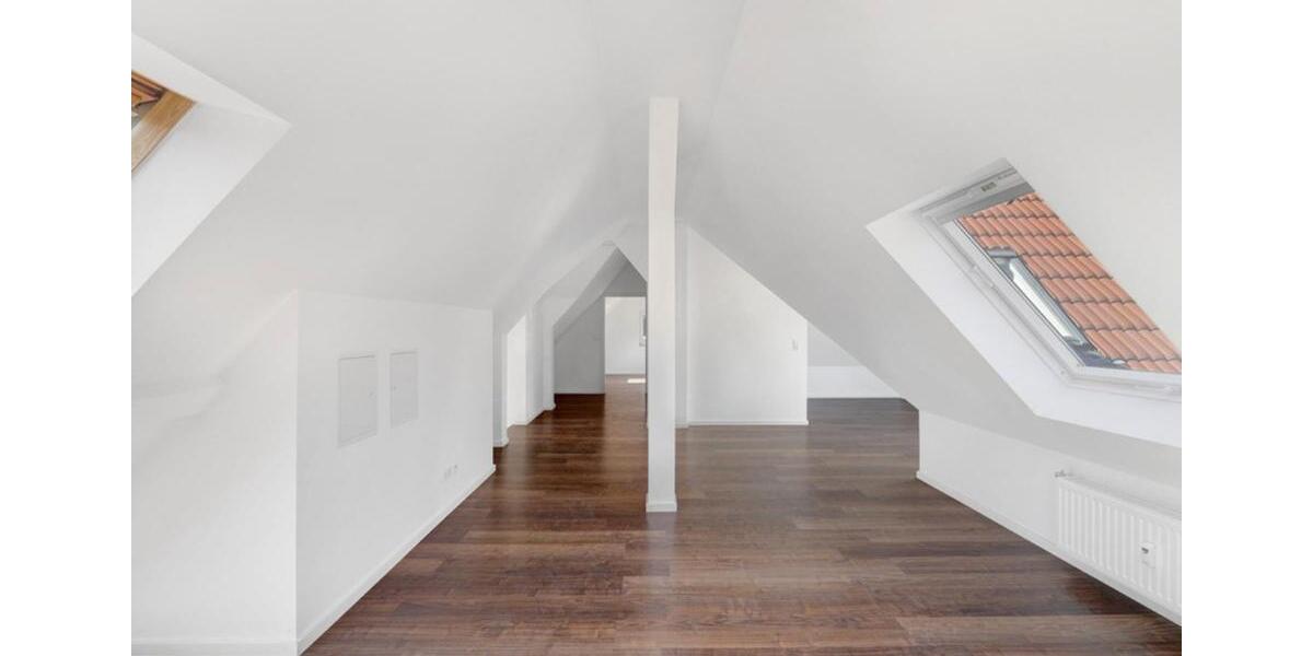 Dachgeschoßwohnung Esslingen am Neckar - 2.5 Zimmer, 49 m&sup2;, 800&euro; | Angebot:26335071