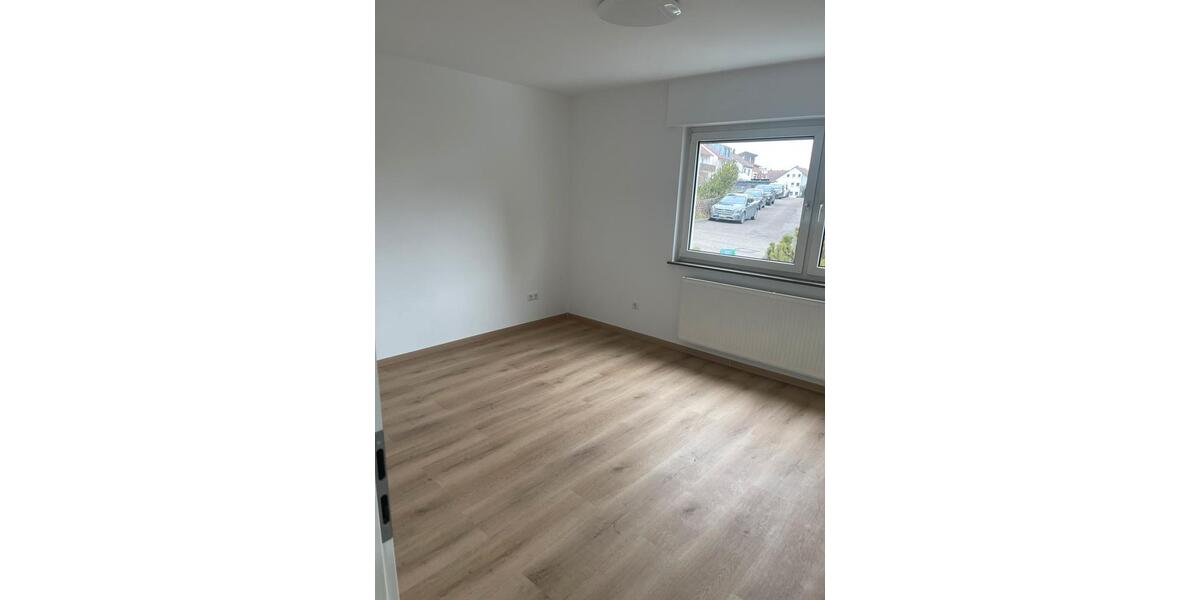 Erdgeschoßwohnung Ditzingen - 3 Zimmer, 70 m&sup2;, 1.200&euro; | Angebot:26404854