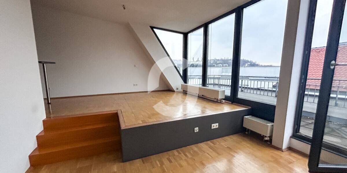 Etagenwohnung Stuttgart Mitte - 2 Zimmer, 91 m&sup2;, 1.400&euro; | Angebot:25700249
